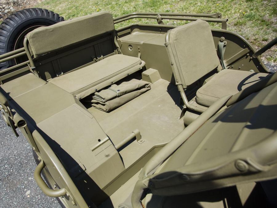 Интерьер Willys MB 1942 года  (фото 26 из 29)